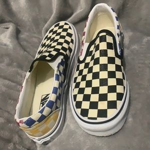 Low top Checkered Vans✨